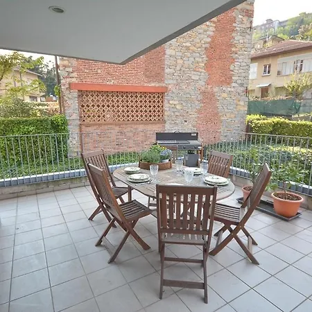 A Due Passi Dal Lago Apartment *